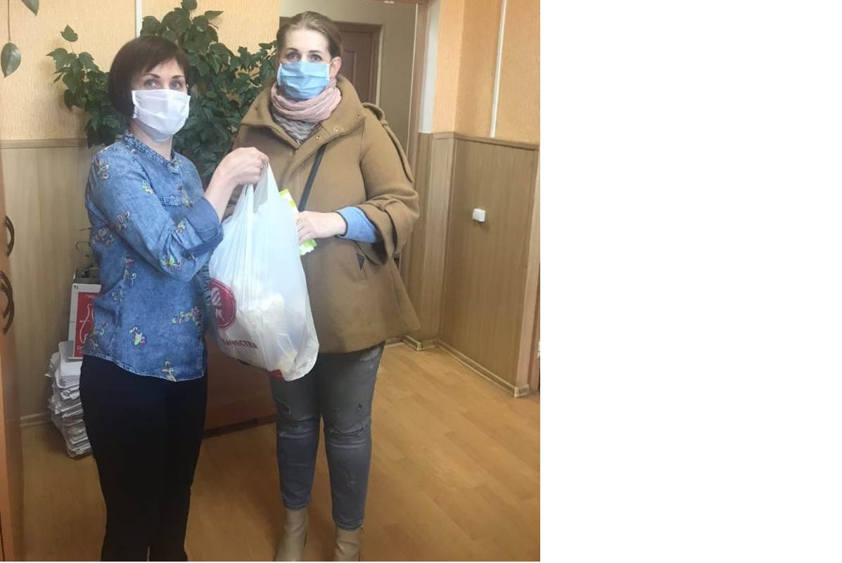 Гуманитарную помощь передают в многодетные и малоимущие семьи Ярославской области