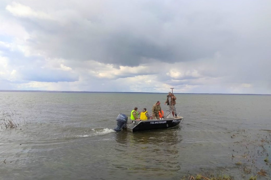 Круглосуточное дежурство организовали на озере Плещеево в период запрета на вылов рыбы