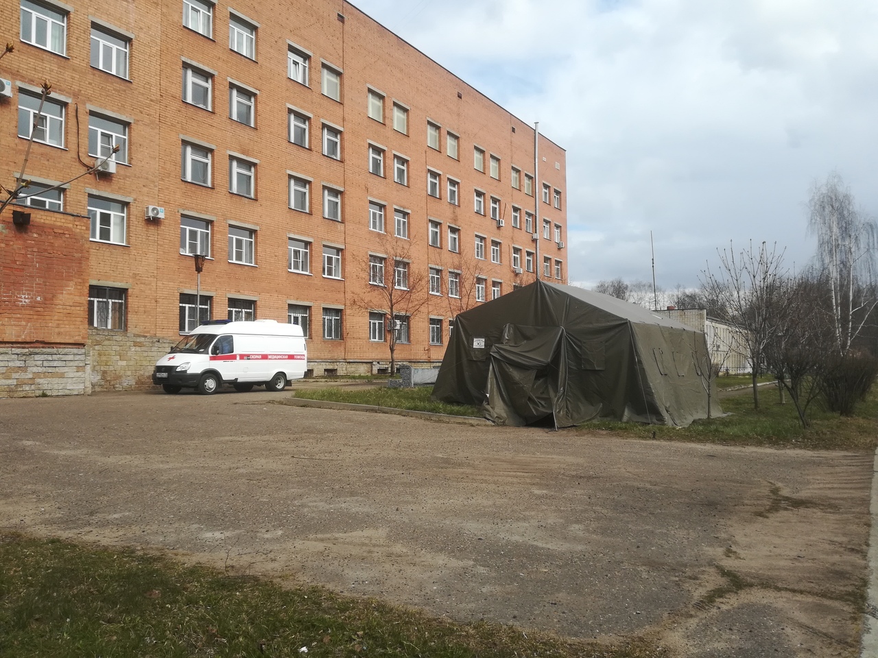 В Ярославле из окна госпиталя ветеранов выпал пациент