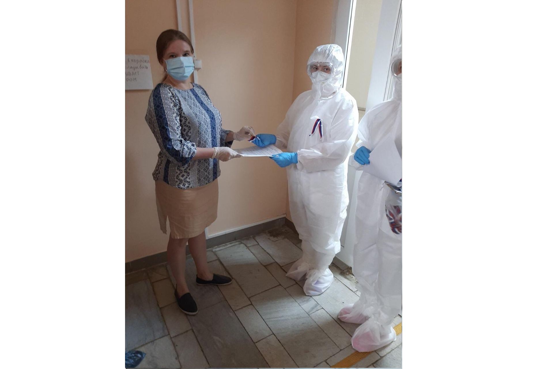 Выписка новорожденных из роддома. Выписка с роддома. Подарок малышу на выписку. Что дарят врачам в роддоме. Выписка с роддома.