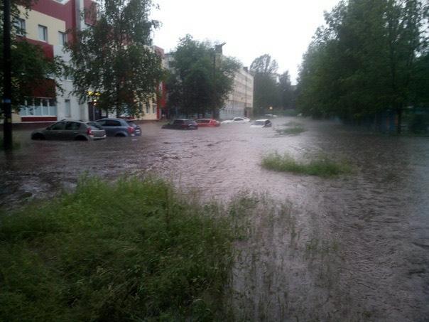 В Ярославле после грозы улицы ушли под воду