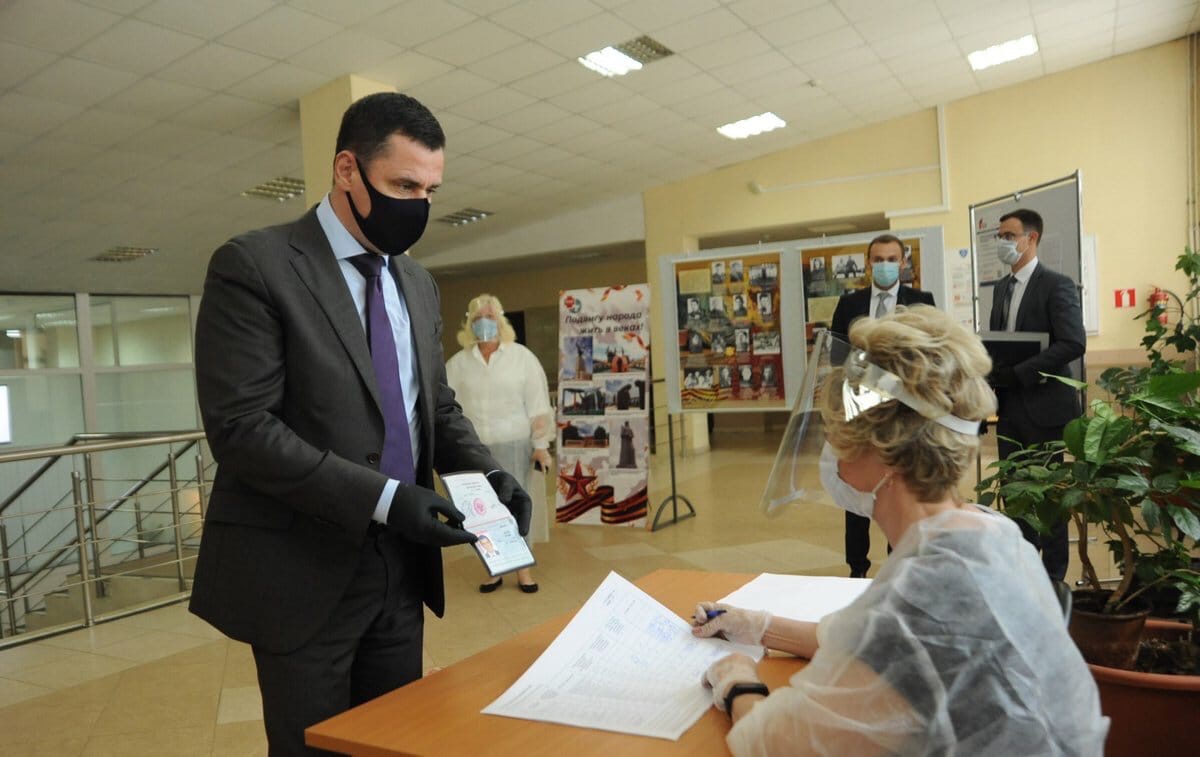 Дмитрий Миронов проголосовал по поправкам в Конституцию