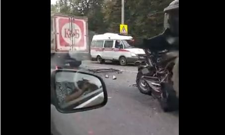 В Ярославской области в колонне военных машин раздавили два автомобиля: есть жертвы