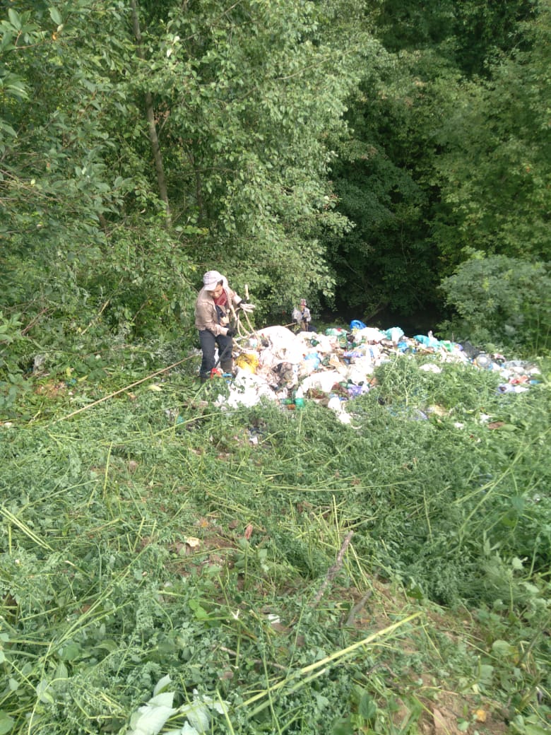 Более ста кубометров мусора вывезли с территории памятника природы «Скобыкинский парк»