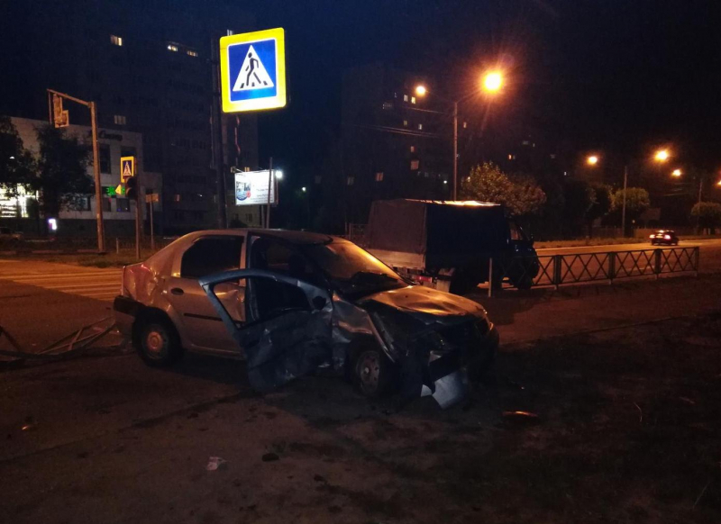 В ДТП на проспекте Фрунзе в Ярославле пострадали четыре человека