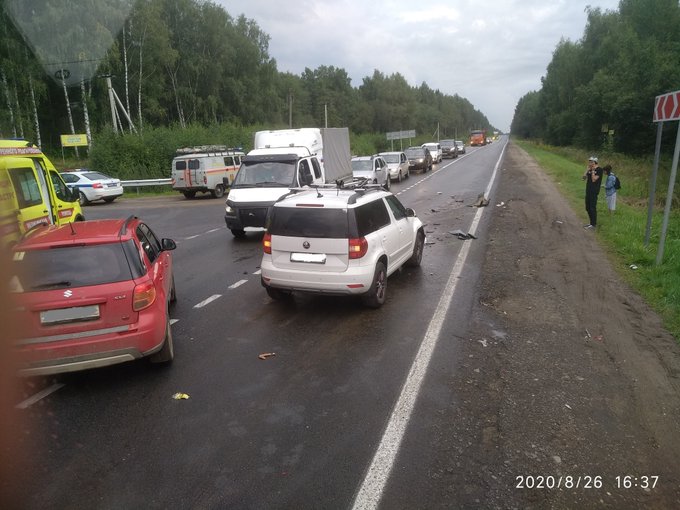 В тройном ДТП под Ярославлем пострадали пять человек