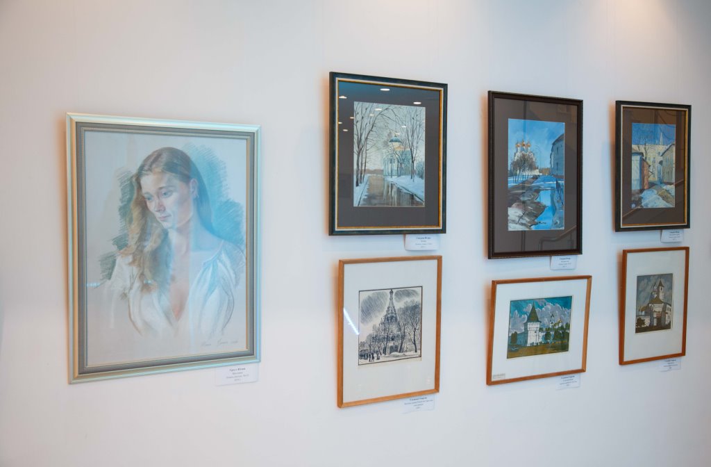 Более 140 картин к юбилею Ярославля представлено на выставке «АРТ 1010»