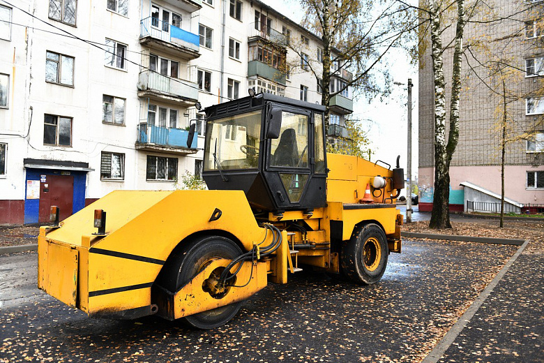 В Ярославле на сэкономленные средства ремонтируют брагинский двор