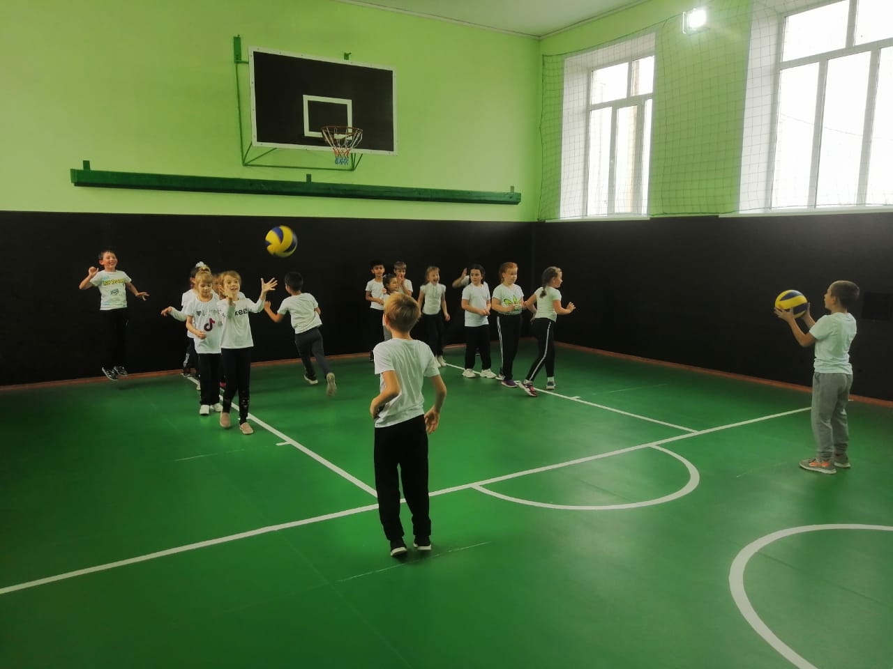В сельских школах Ярославской области заканчивается ремонт спортивных залов