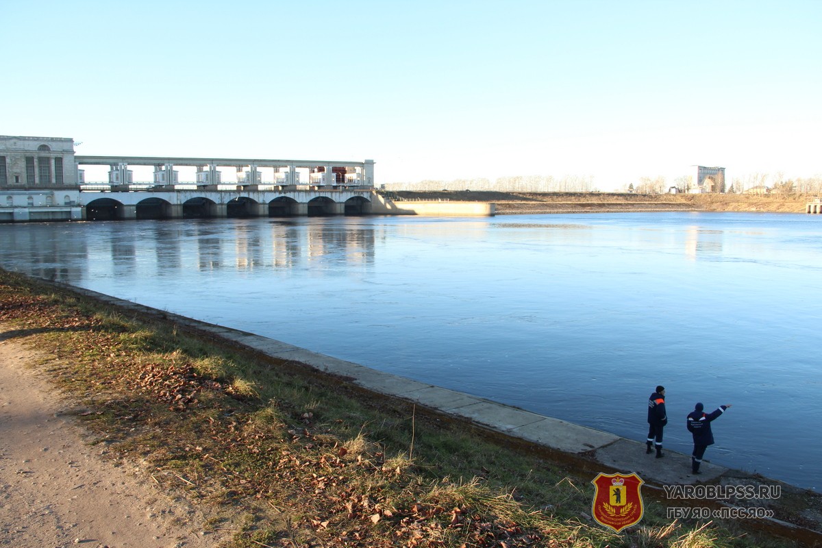 В Ярославской области мужчина спас двоих детей из холодной воды