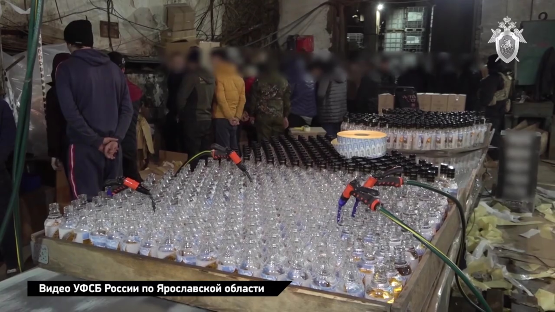 В Ярославской области изъяли более полумиллиона бутылок паленого алкоголя: арестовали одного из злоумышленников