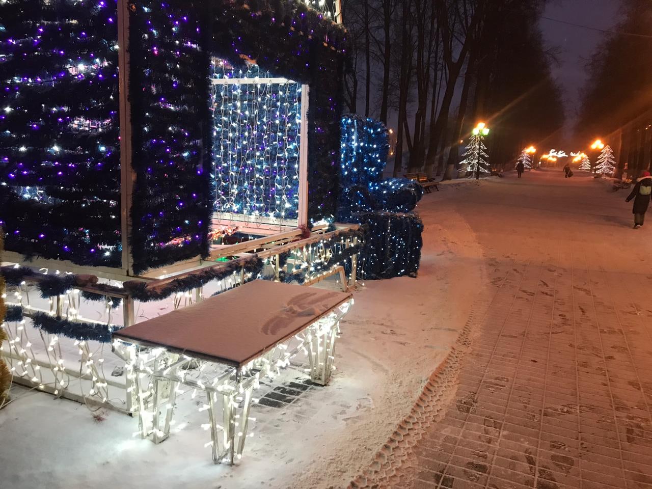 Разрушили композицию: в центре Ярославля неизвестные украли частичку новогоднего настроения