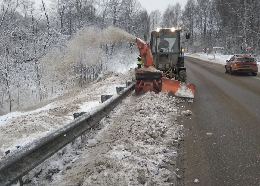 Уборка дорог в новогодние праздники в Ярославской области шла в штатном режиме