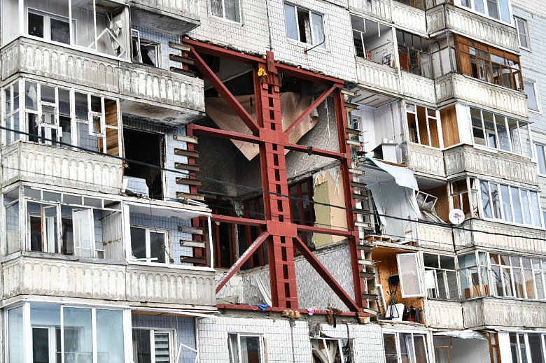 Жители дома на Батова в Ярославле смогли вернуться в квартиры за вещами