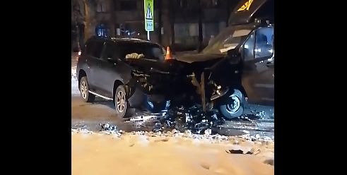 В крупном ДТП в Дзержинском районе Ярославля пострадал водитель «Газели»