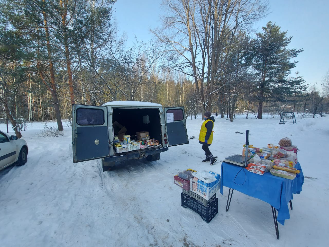 Автолавки круглый год доставляют продукты более чем в тысячу отдаленных сел и деревень Ярославской области