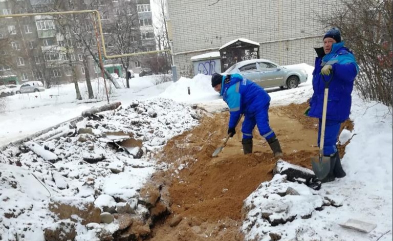 В Ростове рабочие по 20 часов без сна устраняли последствия коммунальной аварии