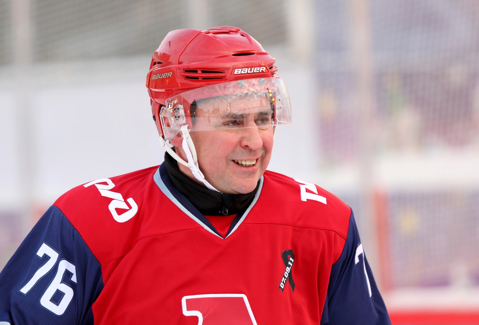 Дмитрий Миронов и ветераны «Локомотива» сыграли в хоккей на Красной площади: фото