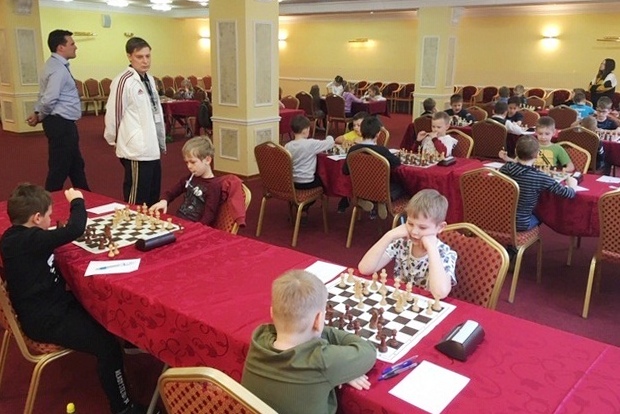 Юные ярославские шахматисты борются за победу в первенстве ЦФО