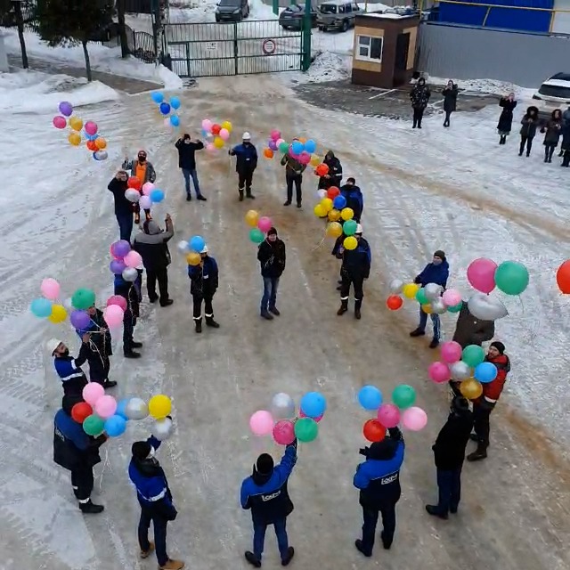 Сотрудники компании «Коксохиммонтаж-Волга» поздравили женщин с 8 Марта