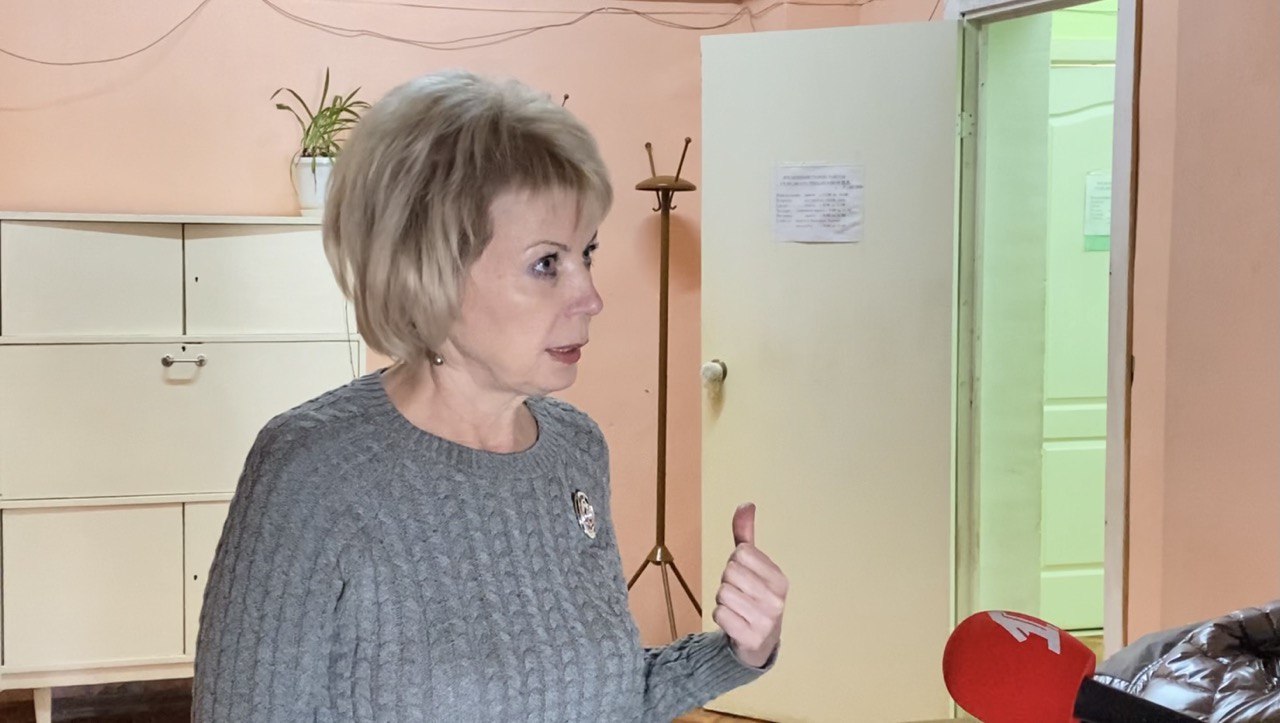Депутат Лариса Ушакова взяла под контроль капремонт амбулатории в Дубках