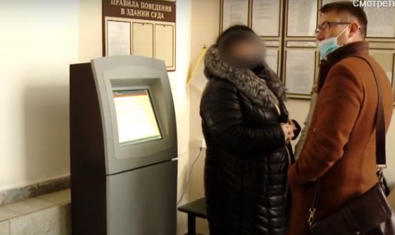 В Ярославле начали судить женщину, которая отдала ребенка в другую семью