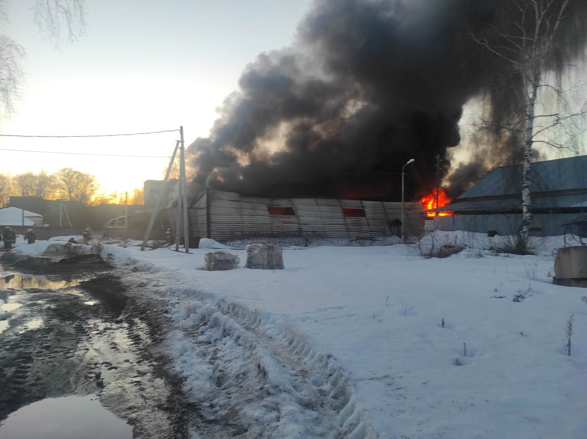 Столб дыма в Ярославле был виден из разных районов города: что горело