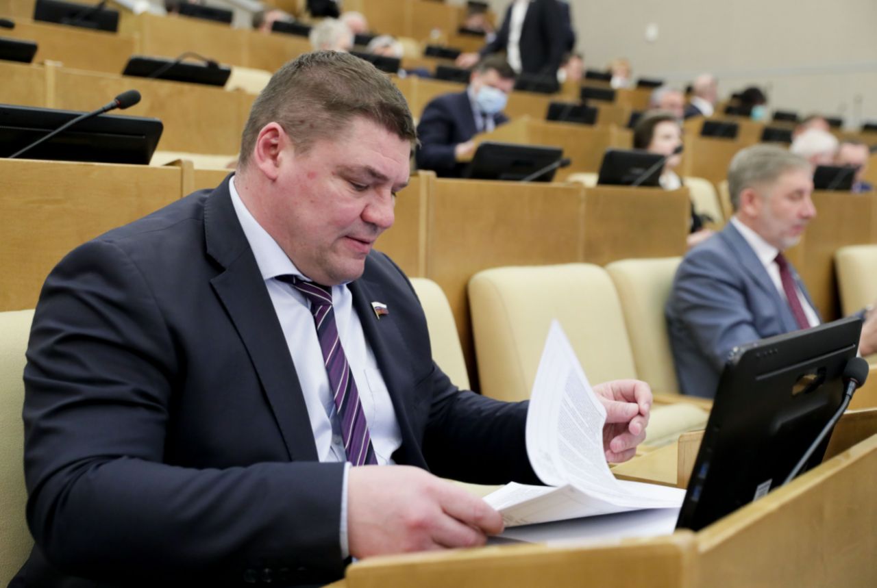Депутат Госдумы Андрей Коваленко проведет проверку законности разработки песка в Твердино