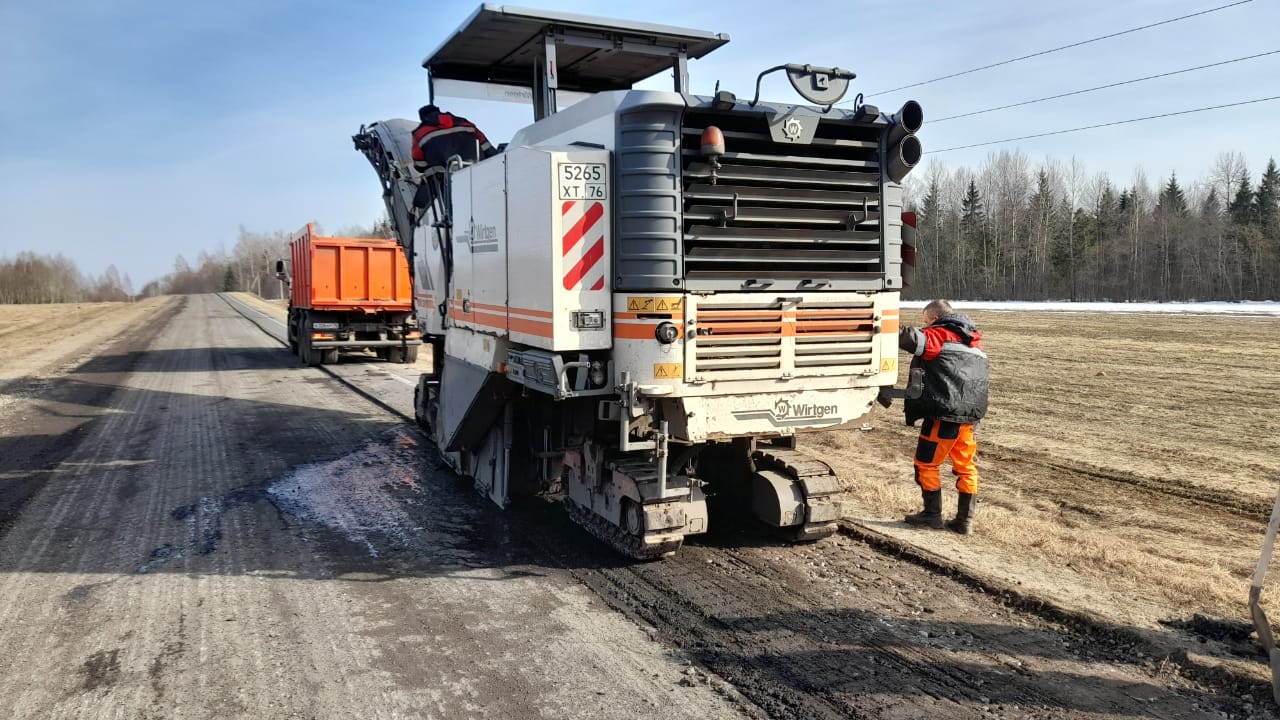 Началась регенерация покрытия на дороге Данилов – Пошехонье