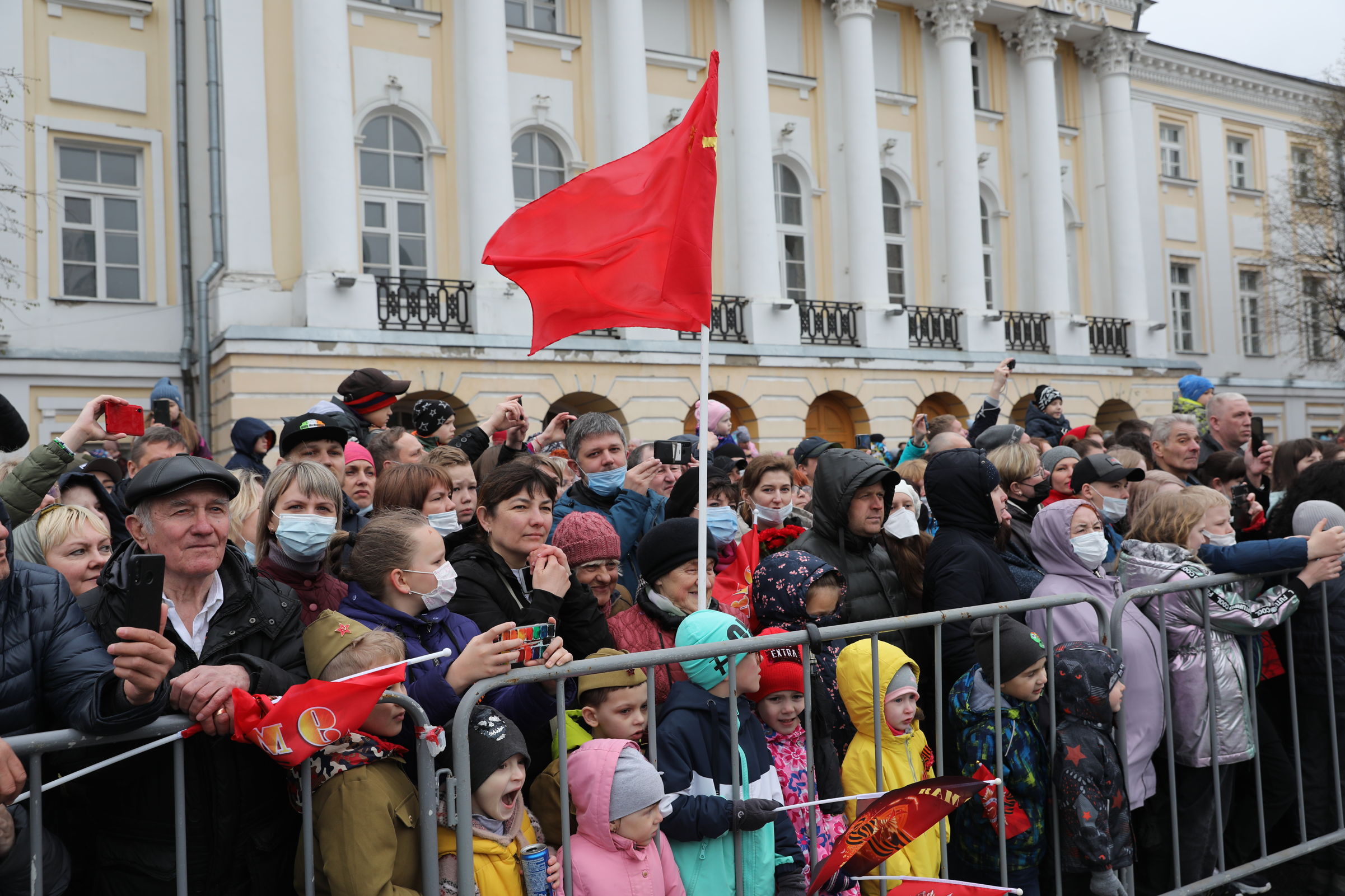 В центре Ярославля прошел Парад Победы: фото