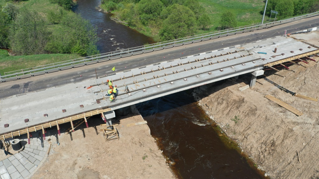 Реконструкция моста через реку Печегду на трассе Ярославль – Рыбинск идет по графику