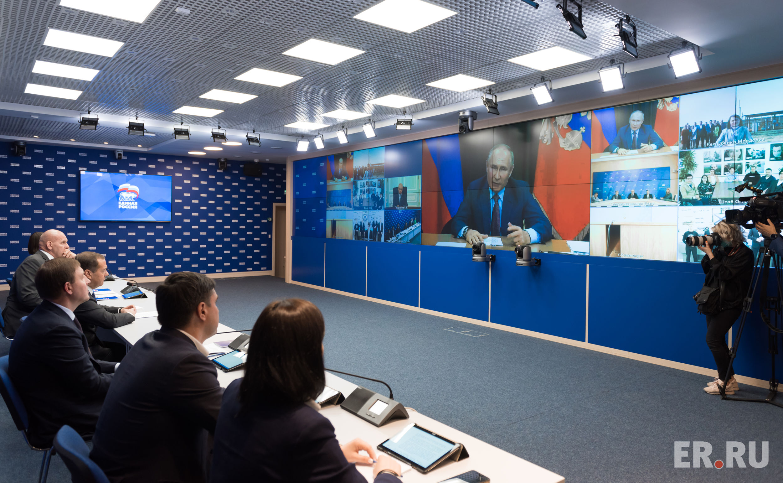 Тотальное обновление: Президент РФ встретился с общественниками – победителями предварительного голосования «Единой России»