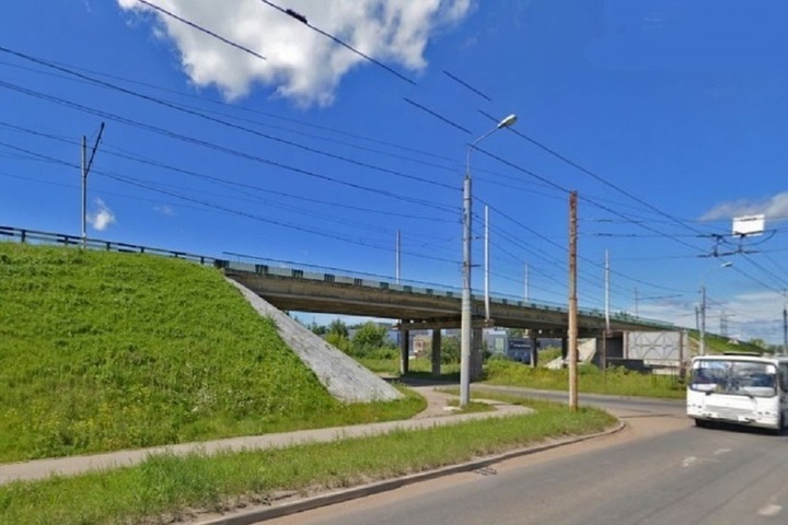 На трамвайном путепроводе на проспекте Октября в Ярославле ввели ограничения