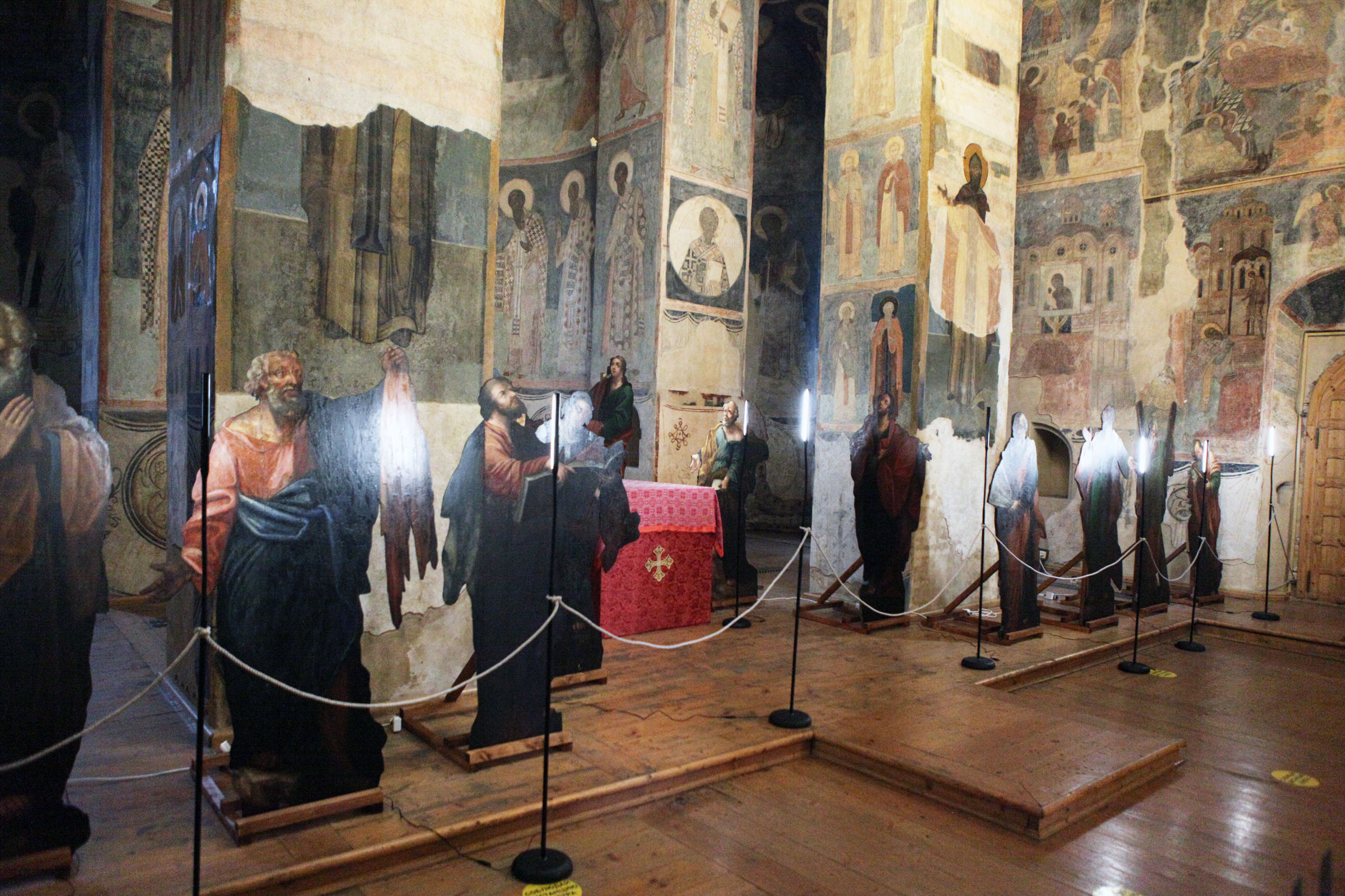 В Ярославле представили отреставрированные иконы первой посадской церкви
