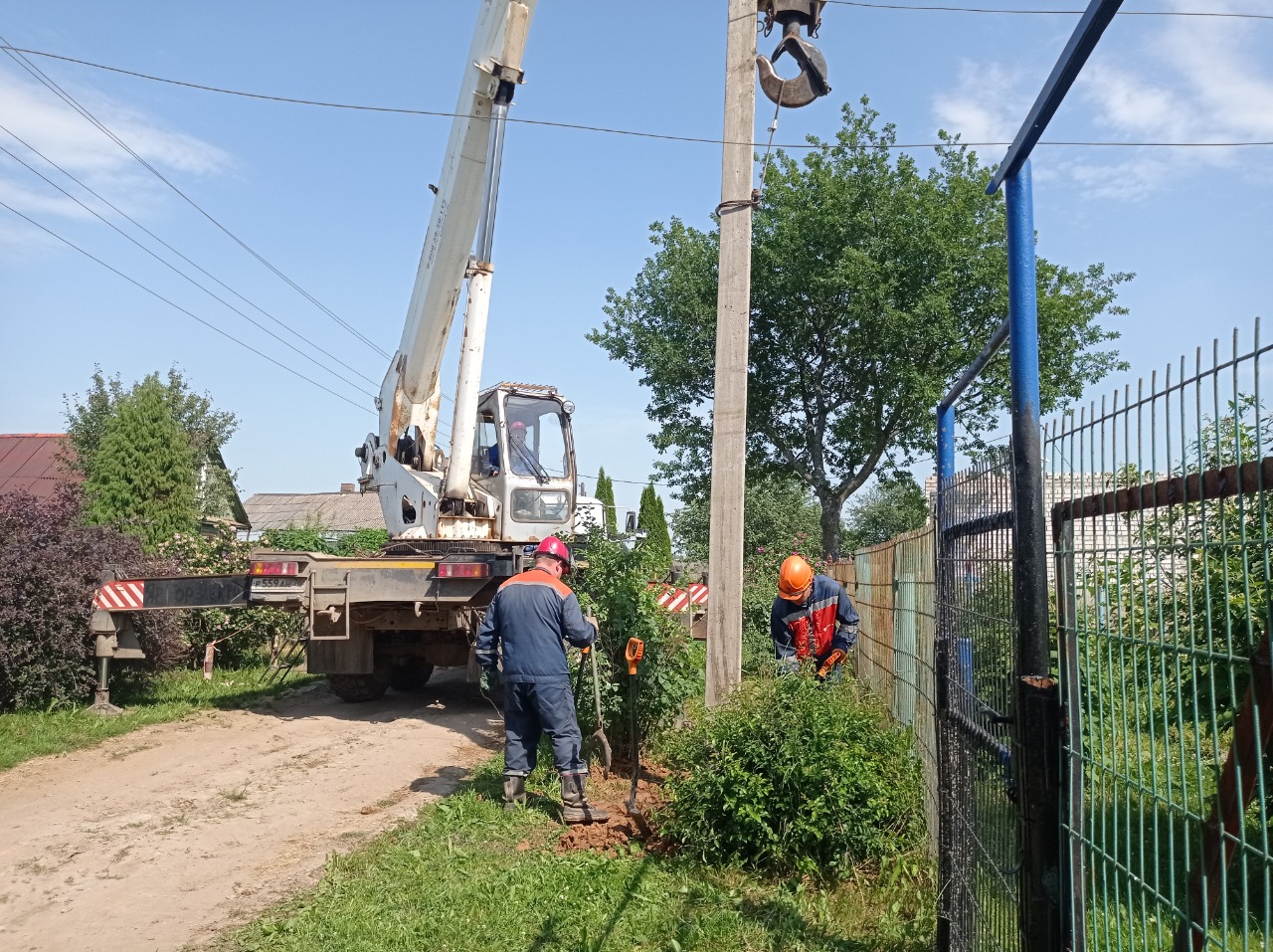 150 километров линий электропередачи реконструируют в сельских населенных пунктах региона