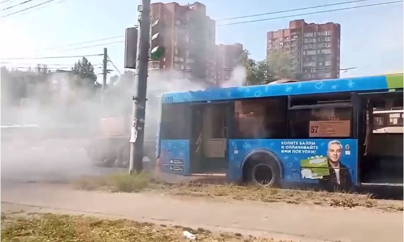 В Дзержинском районе Ярославля задымился автобус