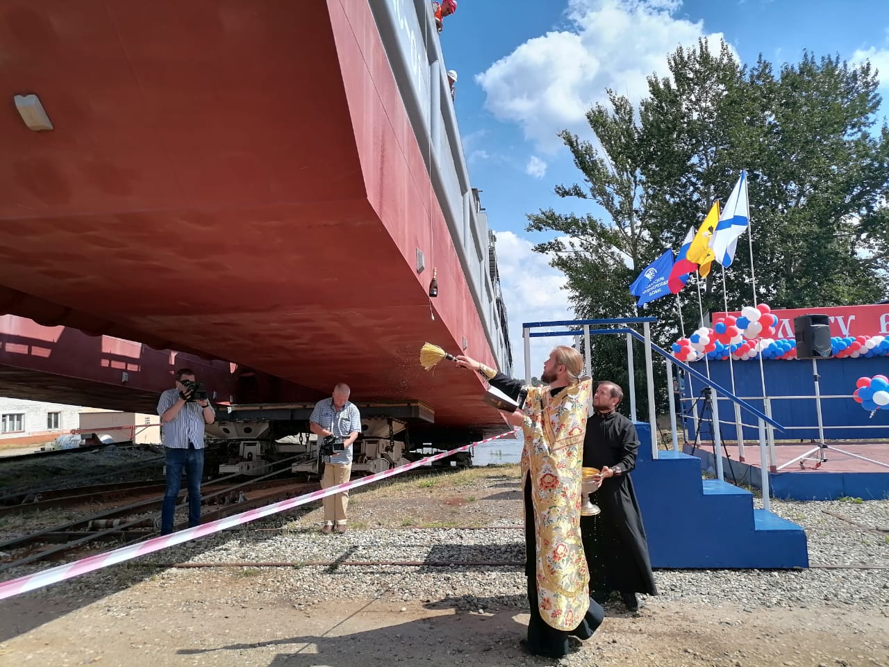 Ярославский судостроительный завод спустил на воду новое судно