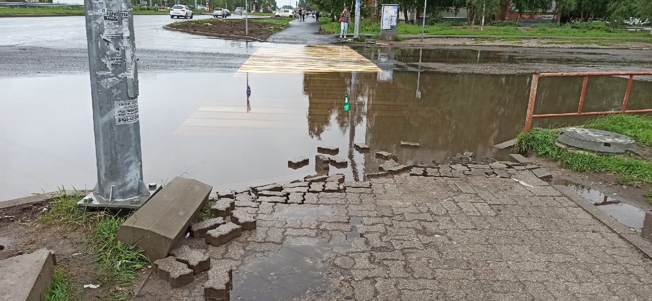 В Ярославле затопило проспект Машиностроителей после ремонта