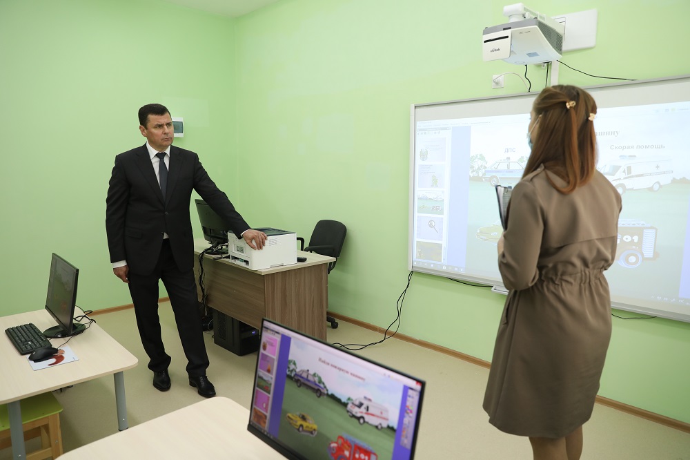 Дмитрий Миронов открыл новый детский сад в Пошехонском районе