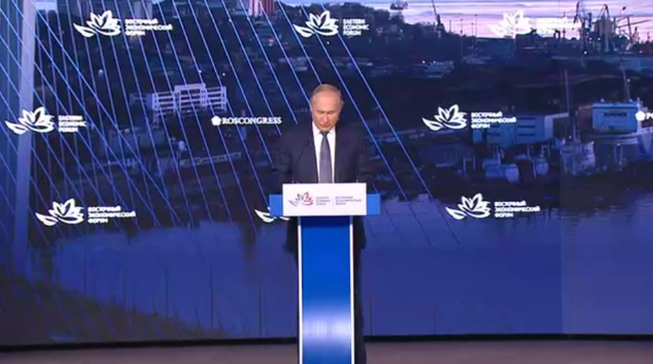 Президент РФ Владимир Путин выдвинул ряд стратегически важных предложений на пленарной сессии Восточного экономического форума