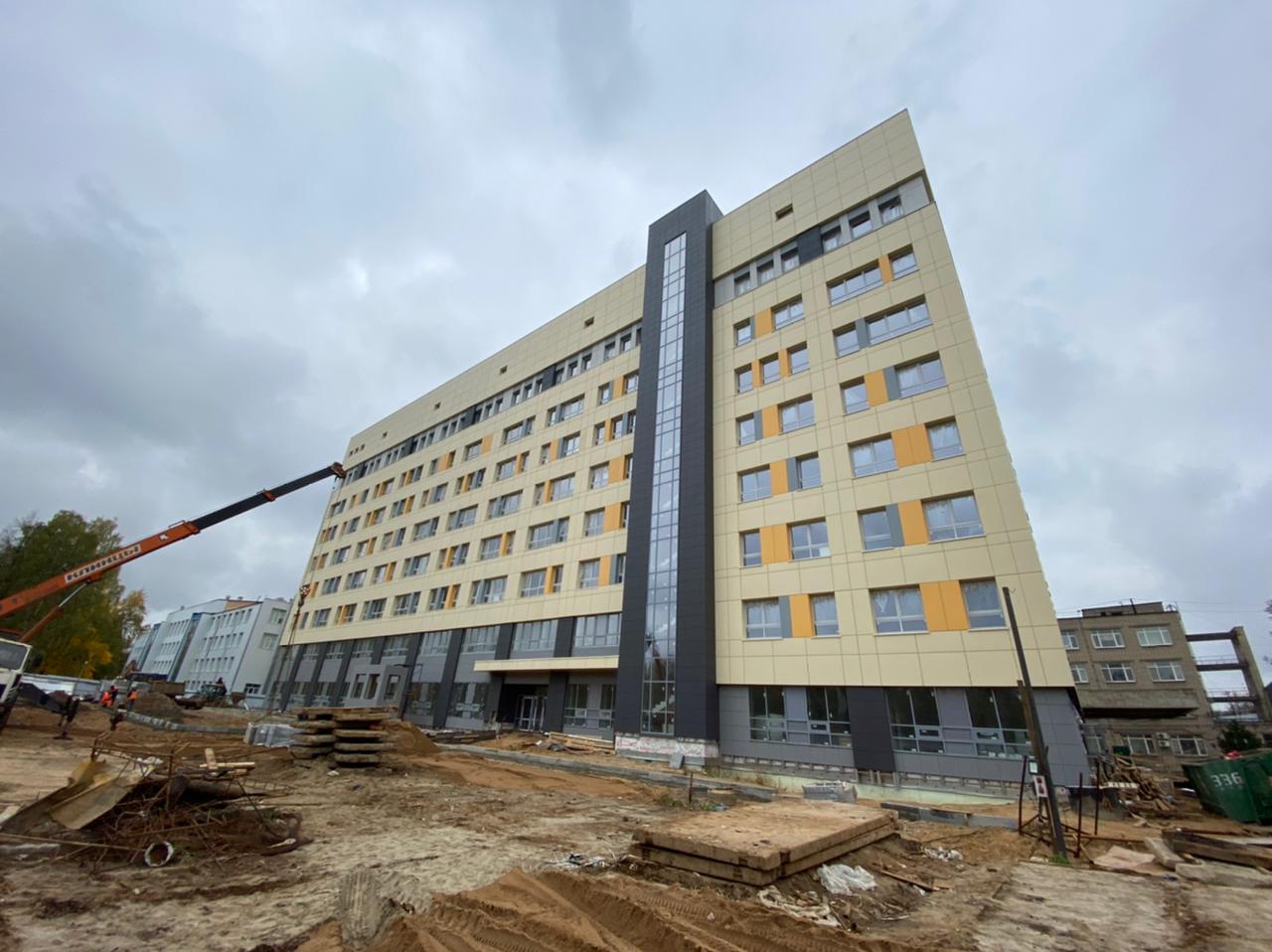 Строящийся в Ярославле хирургический корпус онкобольницы готов более чем на 70%