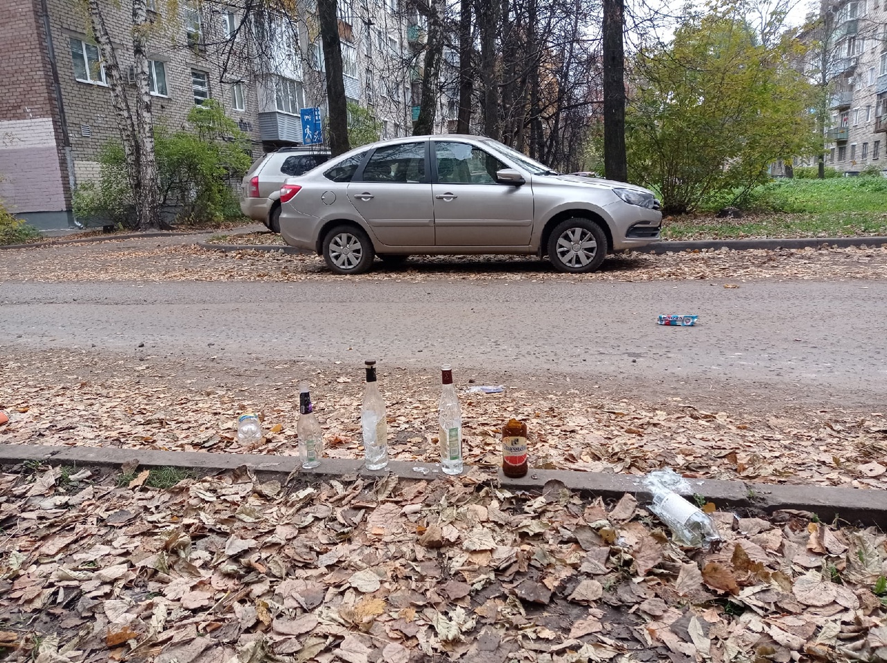 В центре Ярославля неизвестные расстреляли легковушку- Яррег - новости  Ярославской области