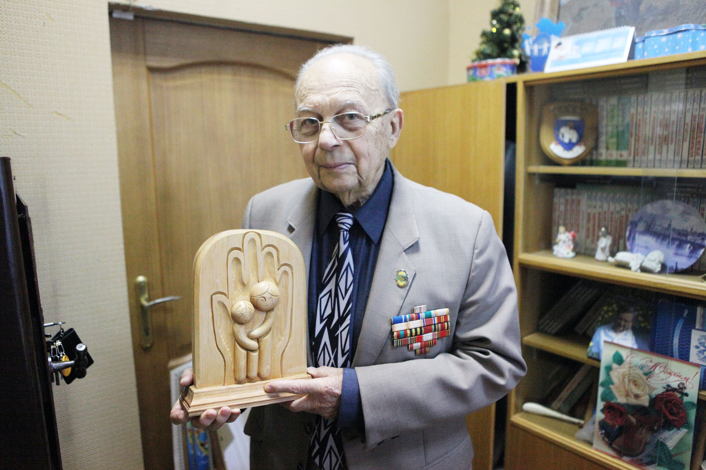 95-летний юбилей рыцаря детства. В Ярославле поздравили председателя регионального отделения Российского детского фонда