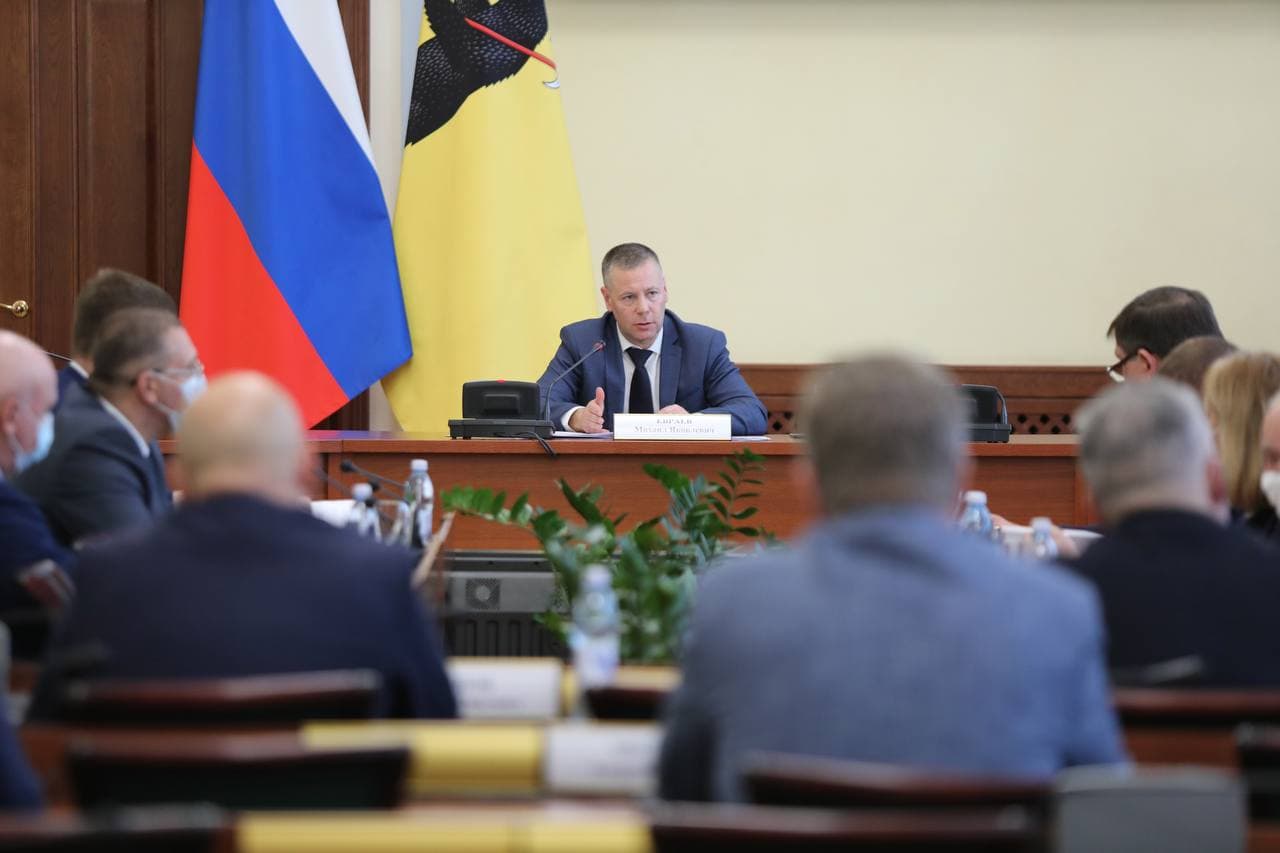 ​Врио губернатора Михаил Евраев обсудил с главврачами ситуацию с COVID-19 в Ярославской области