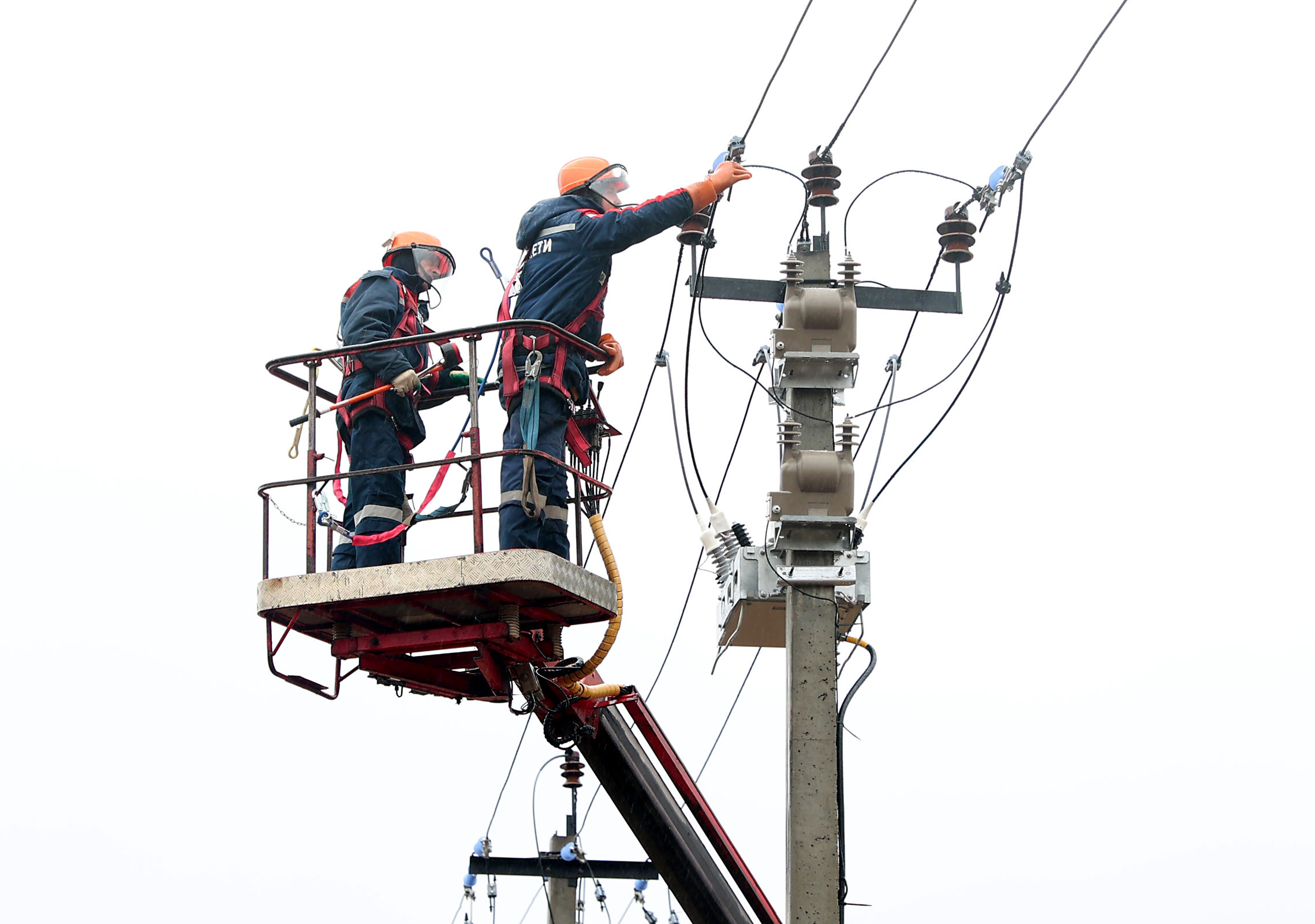 С начала года «Ярэнерго» модернизировал электрические сети 0,4-10 кВ в 113 населенных пунктах