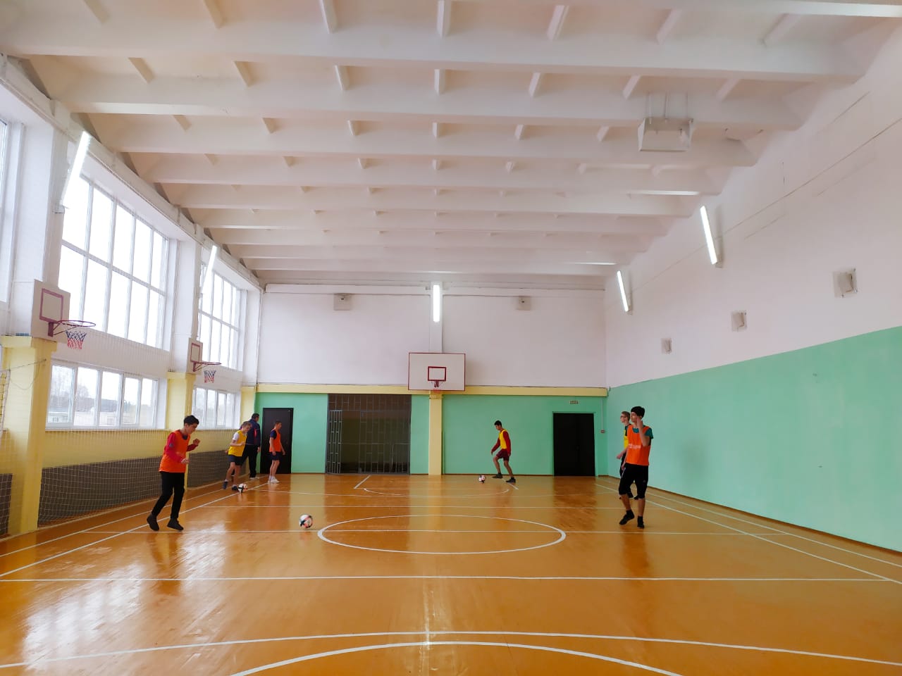 Спортивные залы обновлены в четырех школах Ярославской области