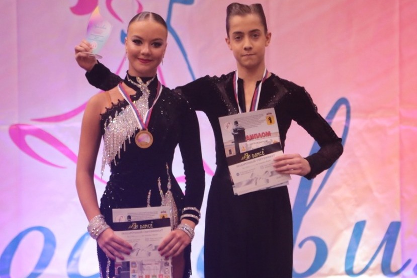 Ярославцы триумфально выступили на межрегиональном турнире по танцевальному спорту