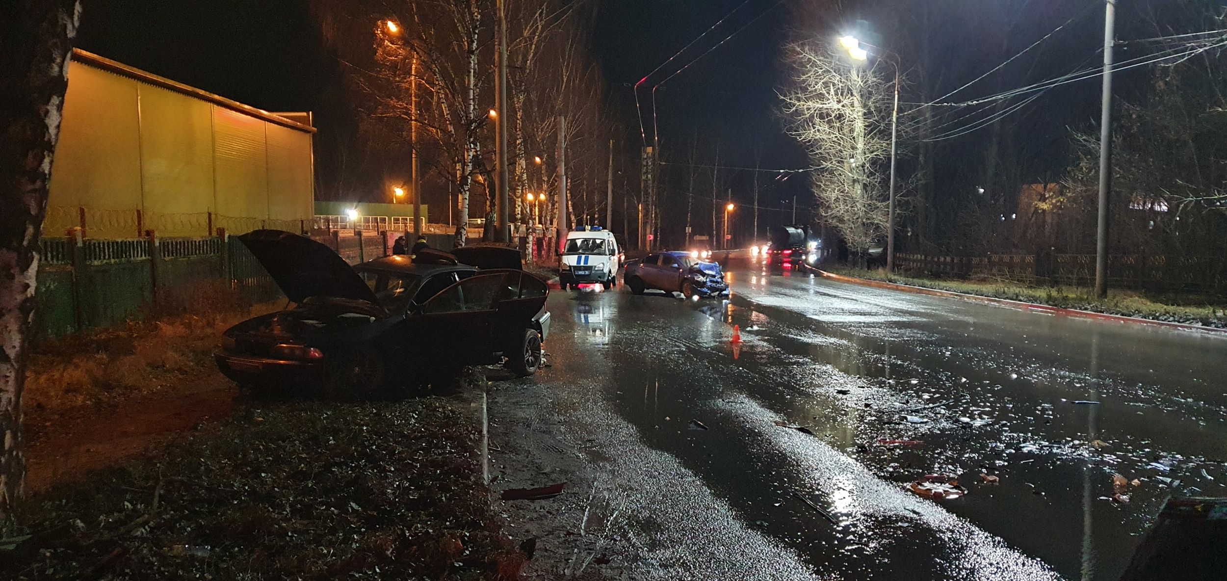 Пять человек пострадали в крупном ДТП на Полушкиной Роще в Ярославле