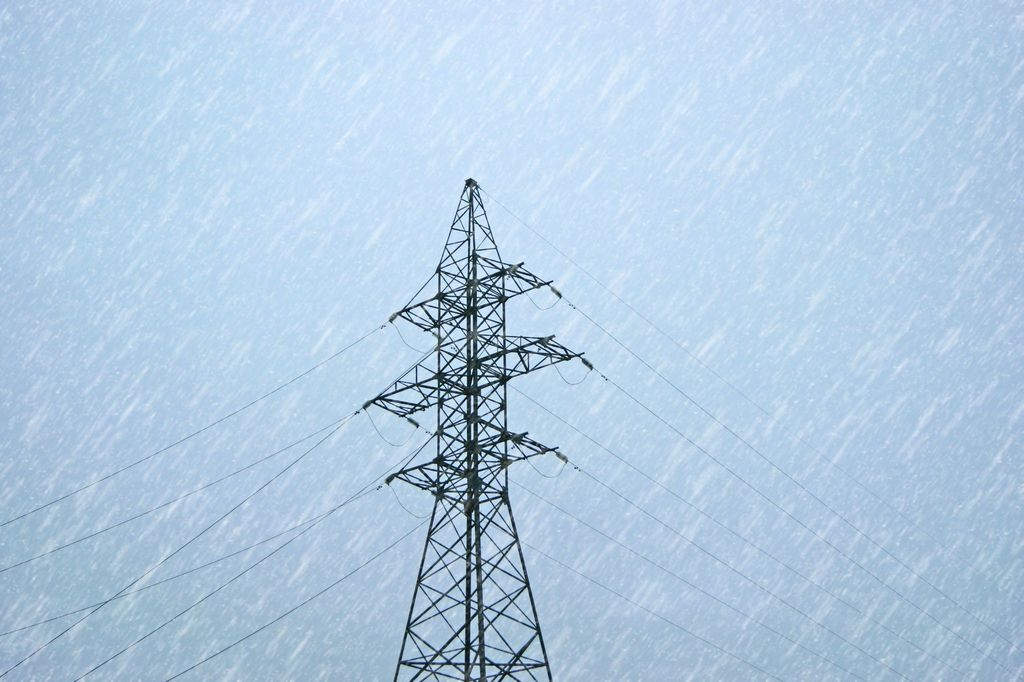 Энергетики Ярославской области перешли на особый режим работы из-за ухудшения погодных условий