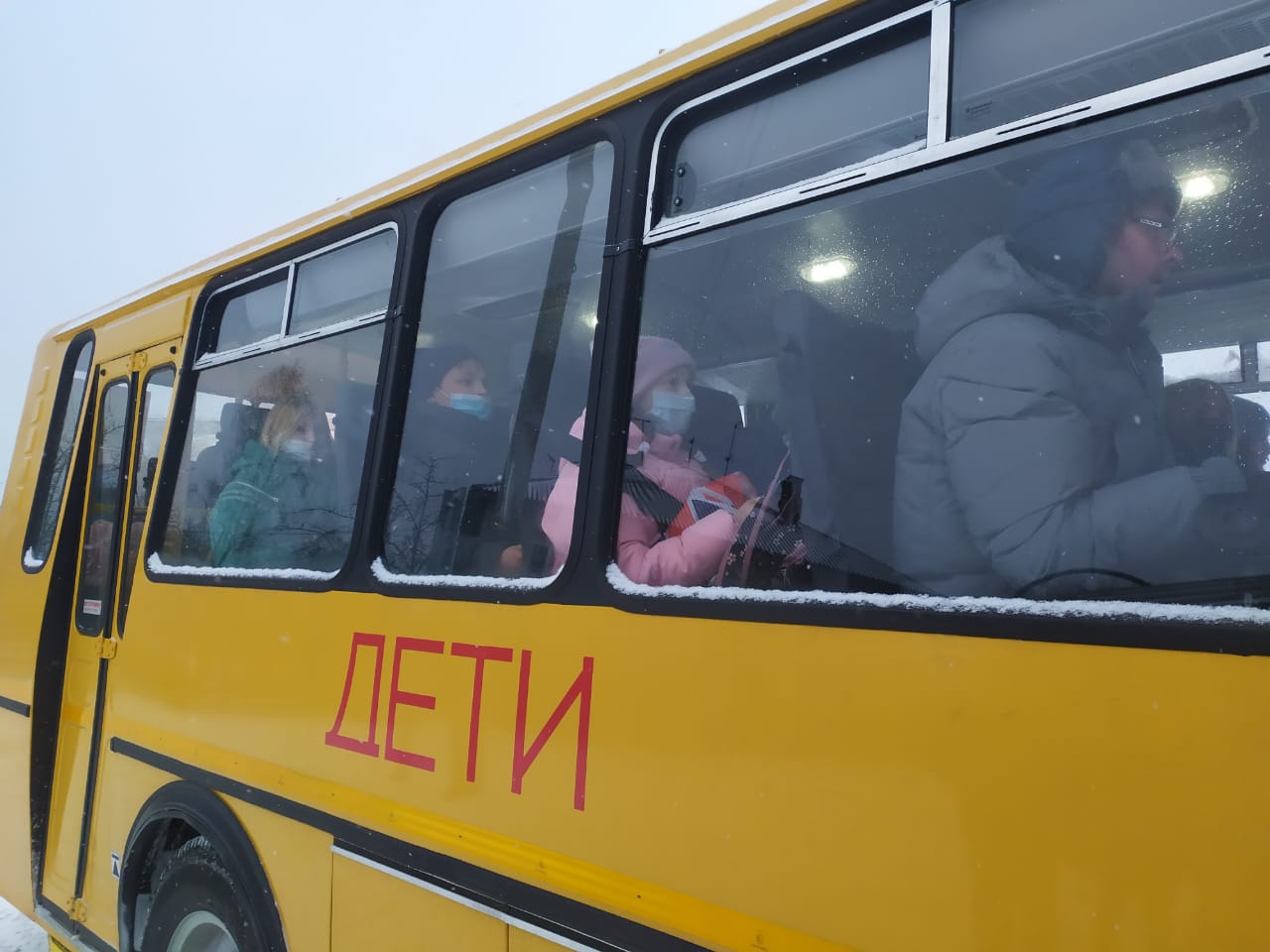Новые школьные автобусы выходят на маршруты в Ярославской области